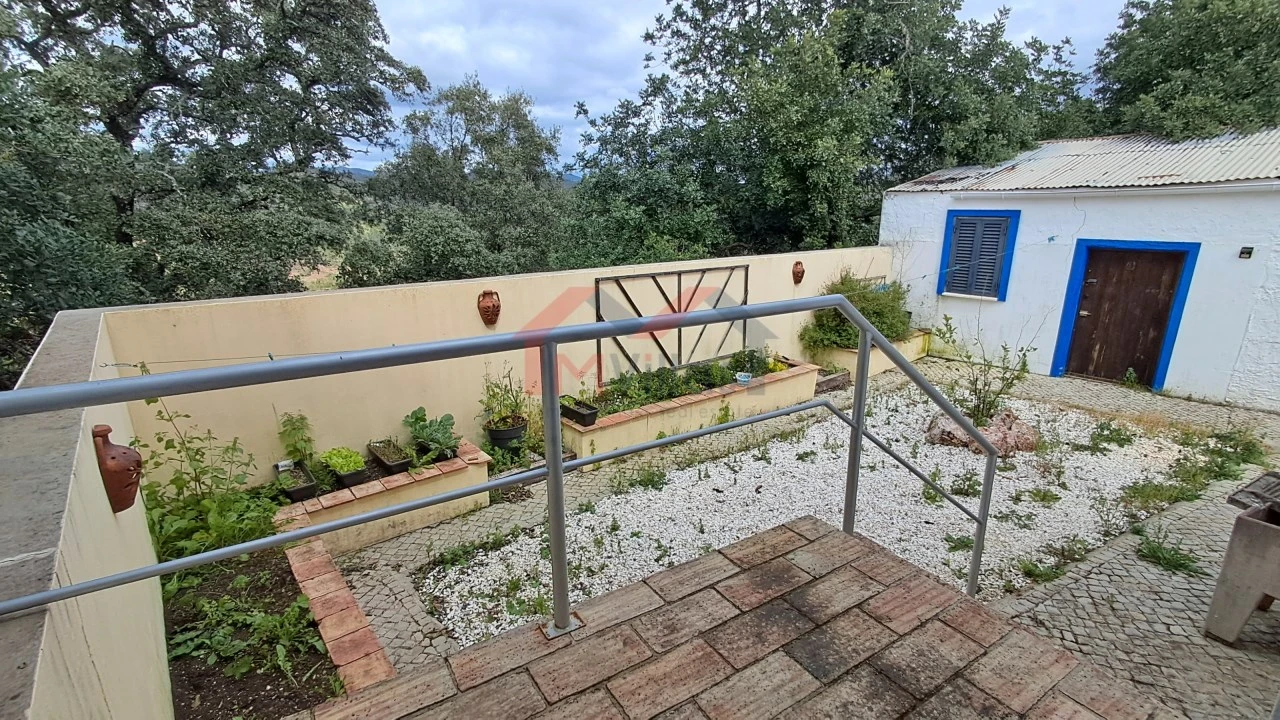 Moradia T2 para Venda em Salir Foto 36