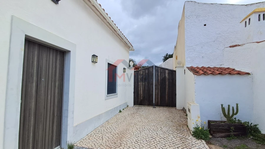 Moradia T2 para Venda em Salir Foto 40