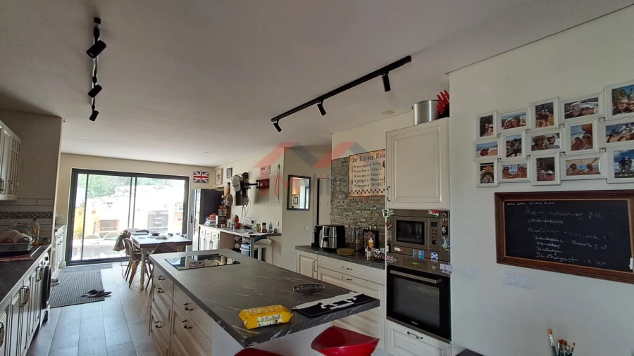 Moradia T2 para Venda em Salir Foto 11