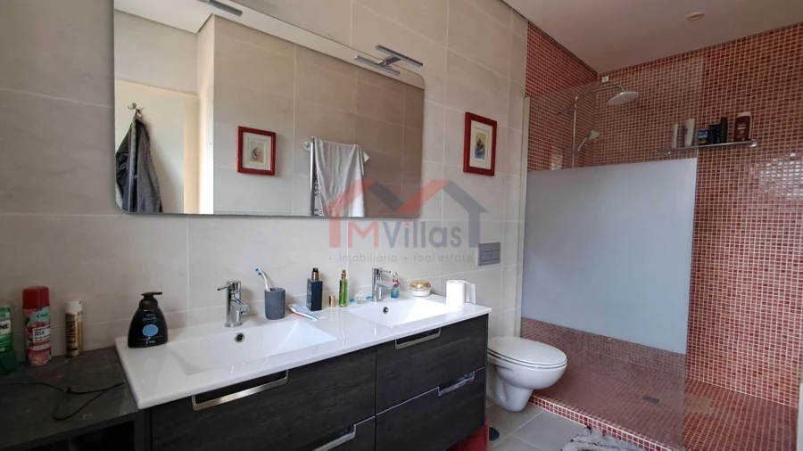 Moradia T2 para Venda em Salir Foto 18