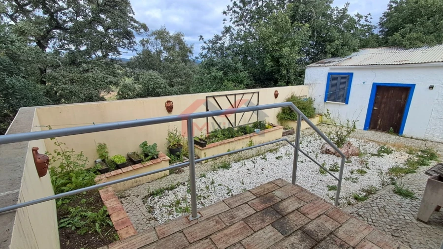 Moradia T2 para Venda em Salir Foto 36