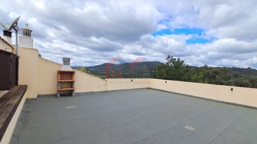 Moradia T2 para Venda em Salir Foto 34