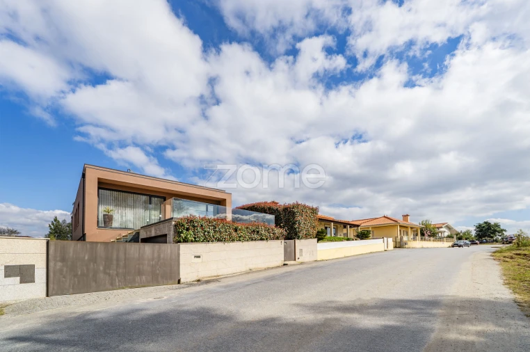 Moradia T3 para Venda em Oleiros Foto 2