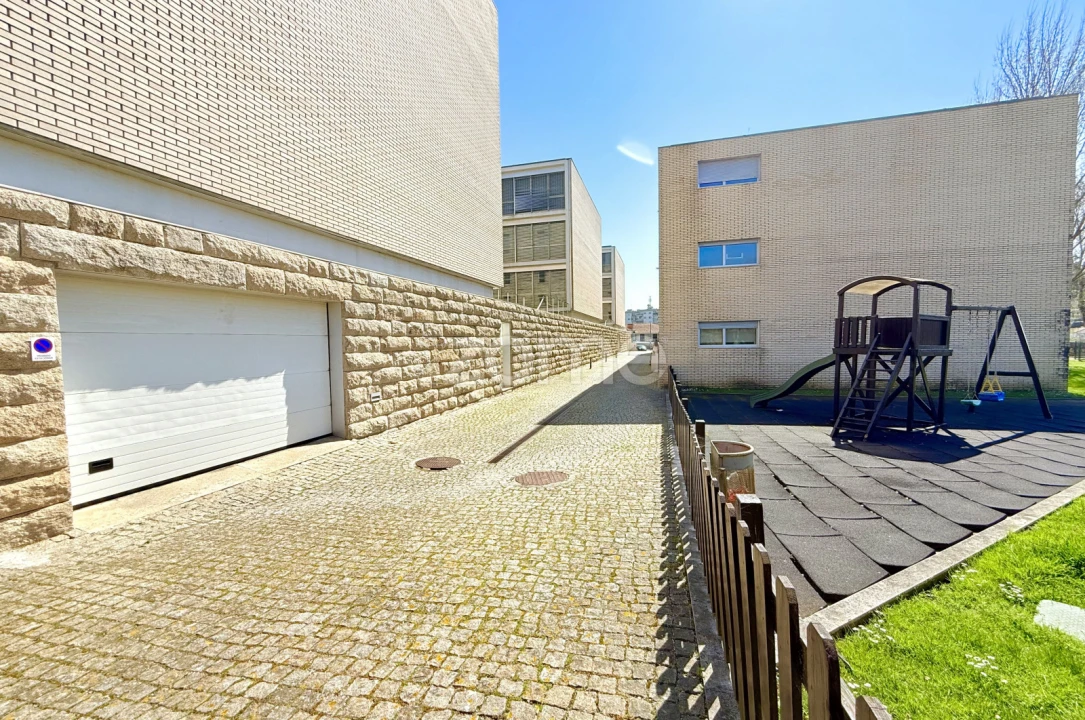 Apartamento T3 para Venda em Vilar de Pinheiro Foto 34