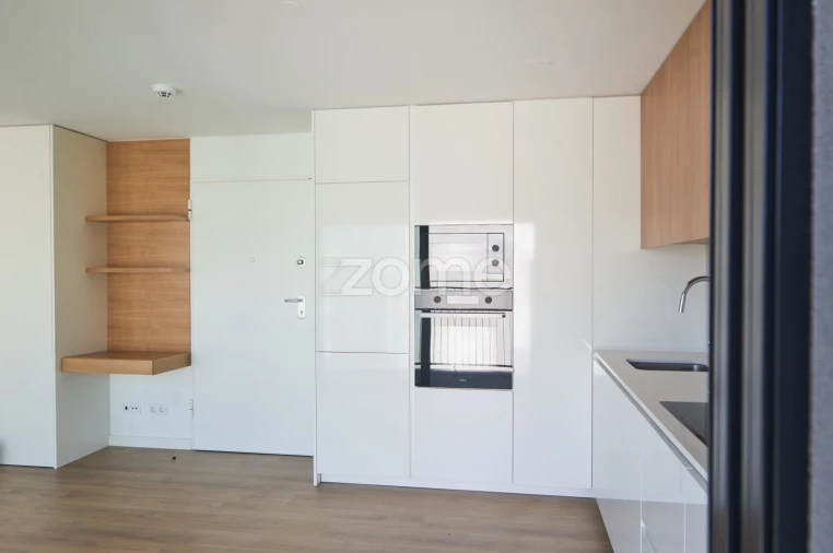 Apartamento T1 para Arrendamento em Paranhos Foto 32