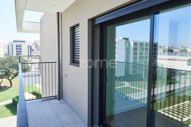 Apartamento T1 para Arrendamento em Paranhos Foto 28