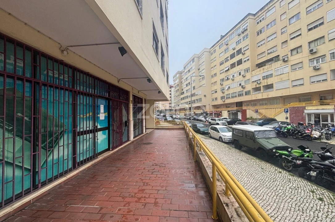 Negócio para Venda em Benfica Foto 3