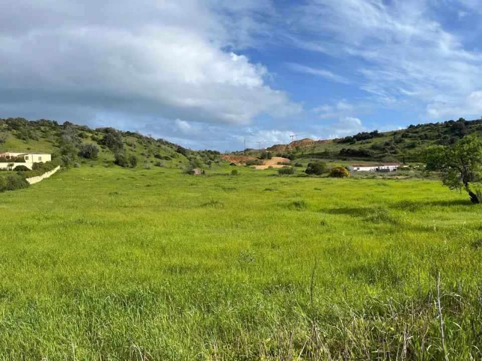 Terreno para Venda em Lagos (São Sebastião e Santa Maria) Foto 1