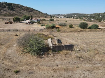 Terreno para Venda em Lagos (São Sebastião e Santa Maria)