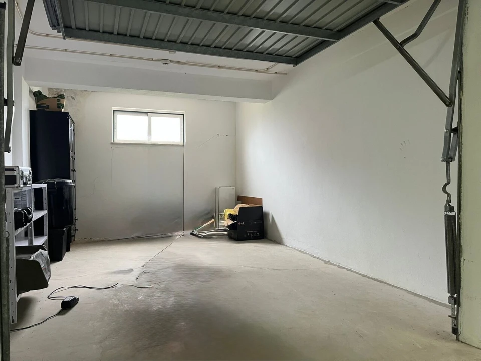 Garagem para Venda em Luz Foto 1