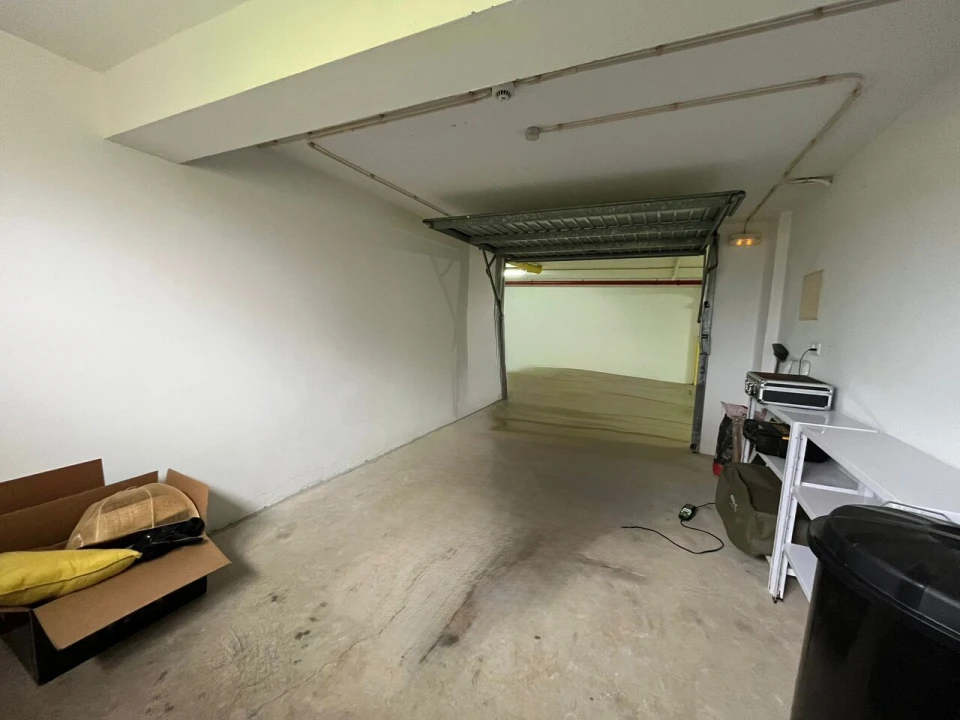 Garagem para Venda em Luz Foto 3