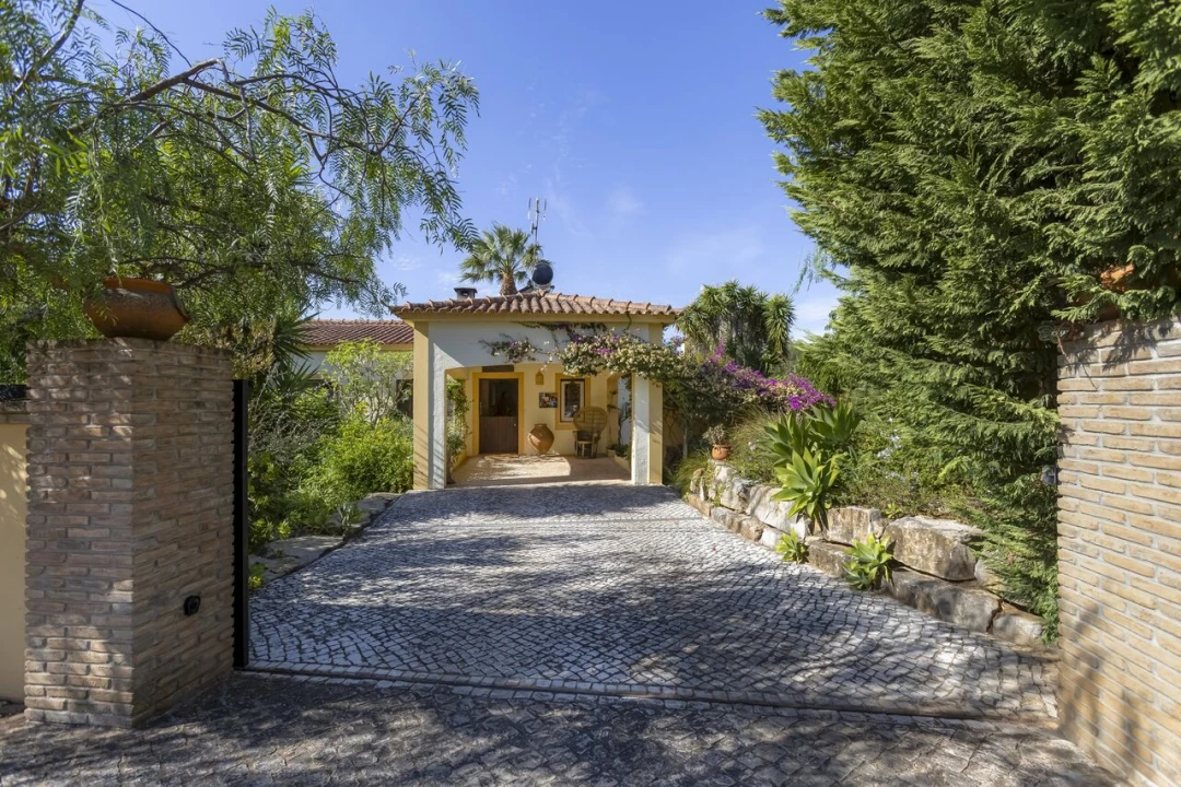 Moradia T4 para Venda em Bensafrim e Barão de São João Foto 2