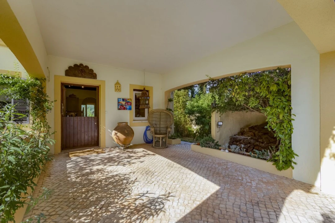 Moradia T4 para Venda em Bensafrim e Barão de São João Foto 7