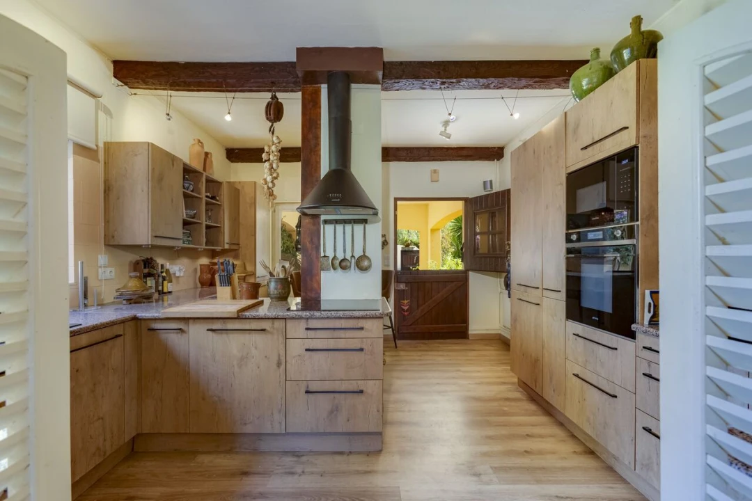 Moradia T4 para Venda em Bensafrim e Barão de São João Foto 5