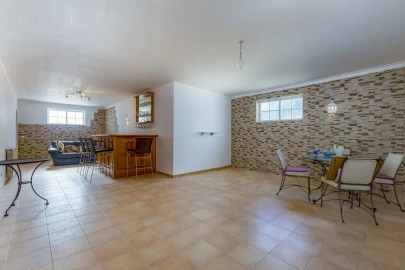 Moradia T4 para Venda em Luz