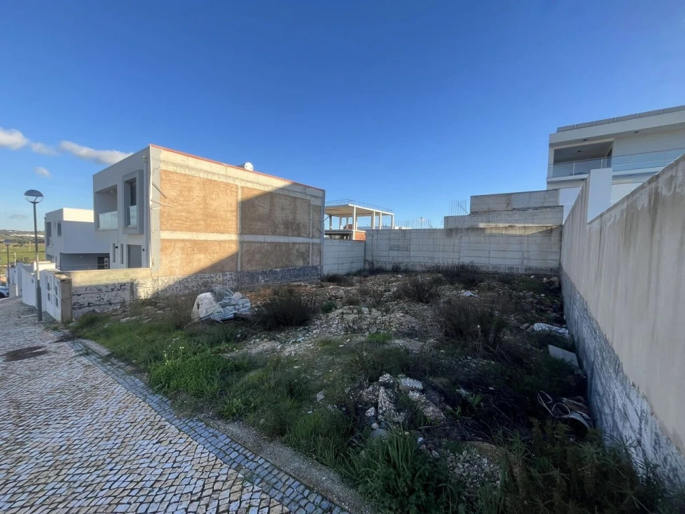 Terreno para Venda em Lagos (São Sebastião e Santa Maria) Foto 1