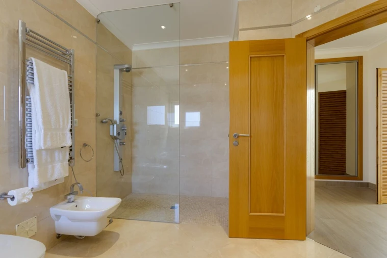 Moradia T4 para Venda em Budens Foto 33