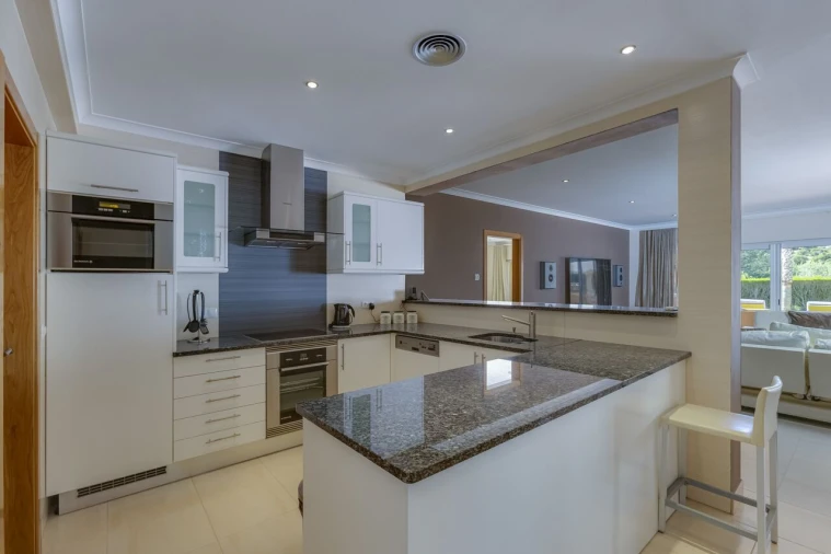 Moradia T4 para Venda em Budens Foto 40