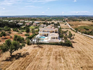 Moradia T8 para Venda em Luz