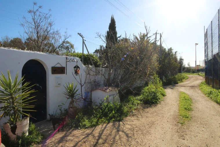 Moradia T6 para Venda em Odiaxere Foto 2