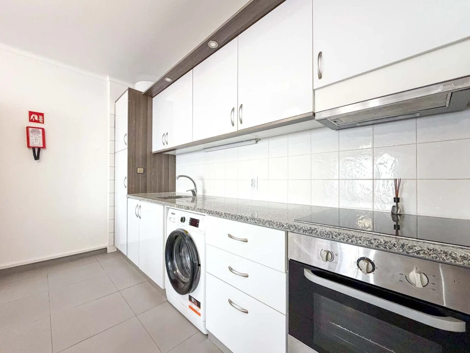 Apartamento T2 para Venda em Portimão Foto 8