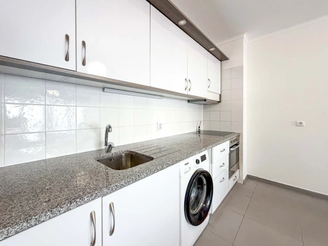 Apartamento T2 para Venda em Portimão Foto 7