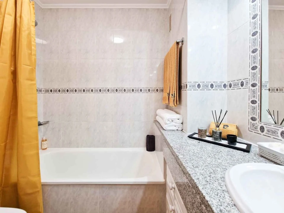 Apartamento T1 para Venda em Portimão Foto 16
