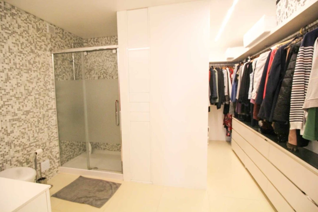 Apartamento T4 para Venda em Portimão Foto 15