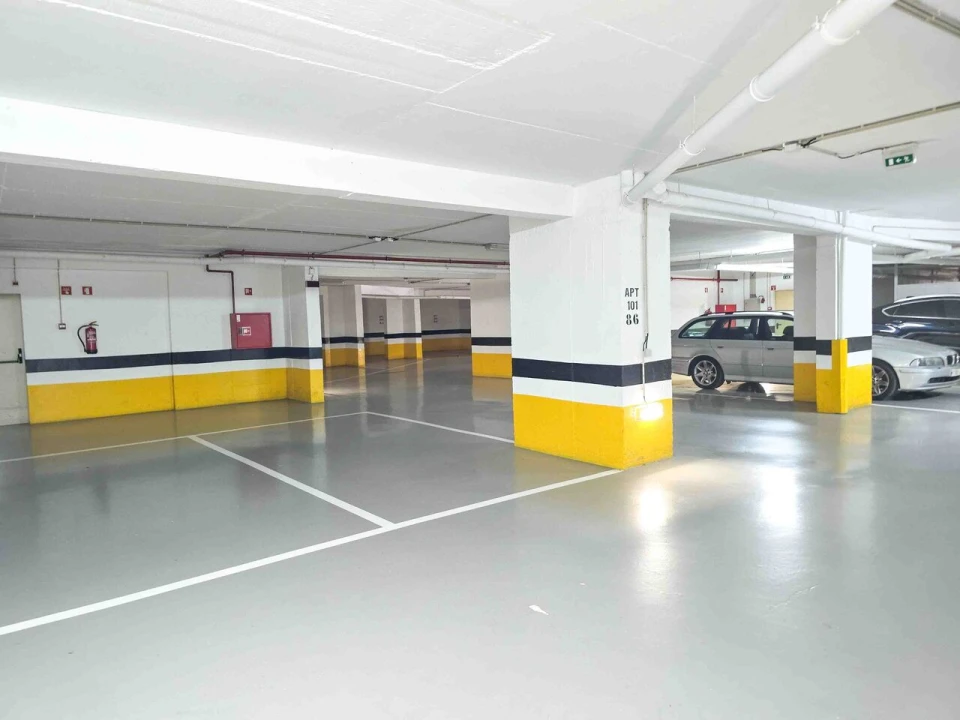 Apartamento T2 para Venda em Portimão Foto 24