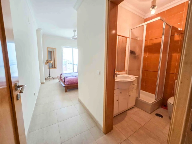 Apartamento T2 para Venda em Portimão Foto 11