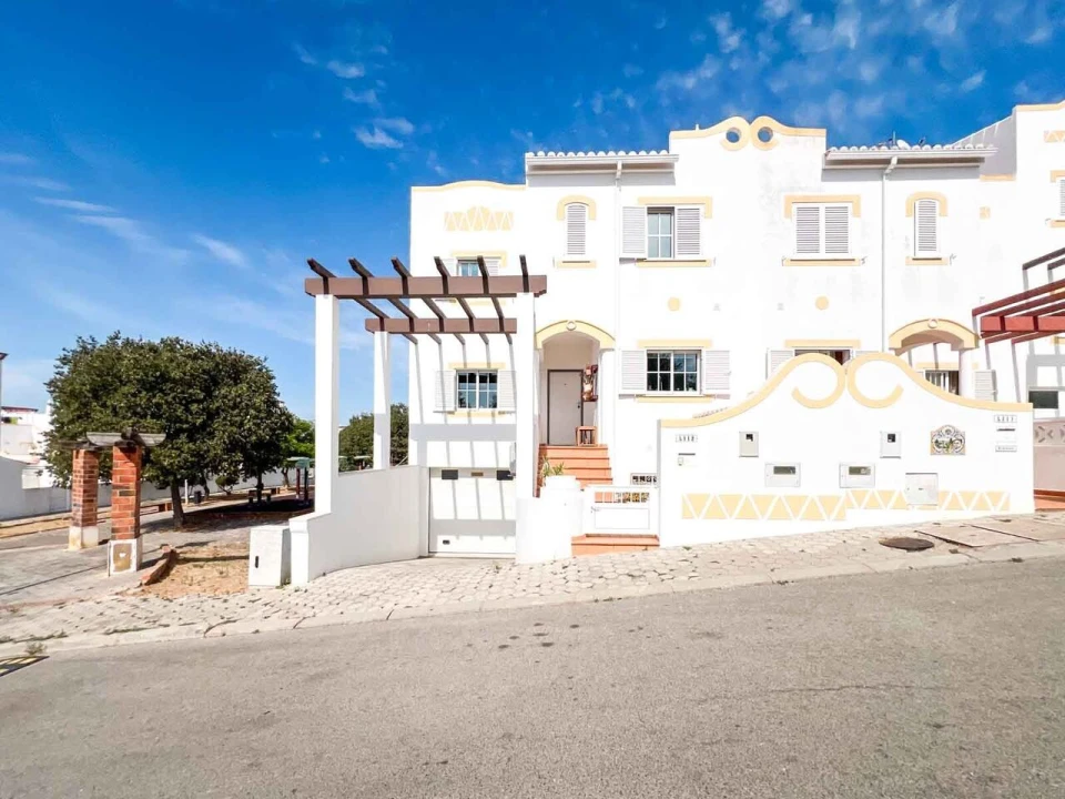 Moradia T3 para Venda em Lagos (São Sebastião e Santa Maria) Foto 3