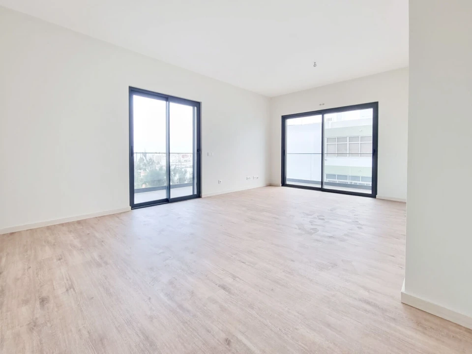 Apartamento T4 para Venda em Portimão Foto 2