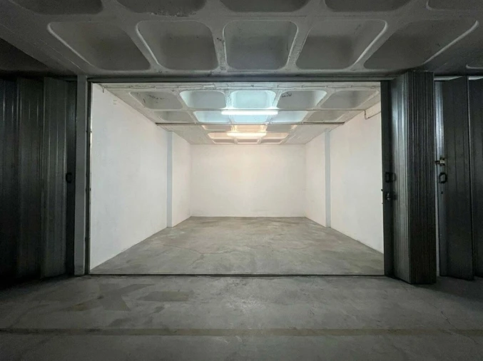 Garagem para Arrendamento em Portimão Foto 3