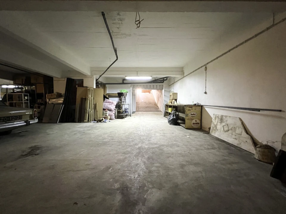 Garagem para Venda em Portimão Foto 9