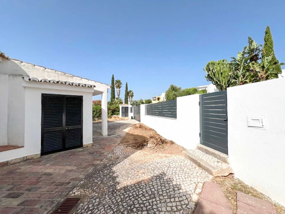 Moradia T3 para Venda em Alvor Foto 11