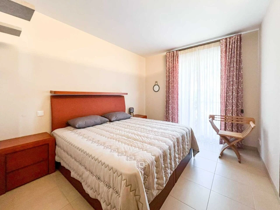 Apartamento T2 para Venda em Portimão Foto 16