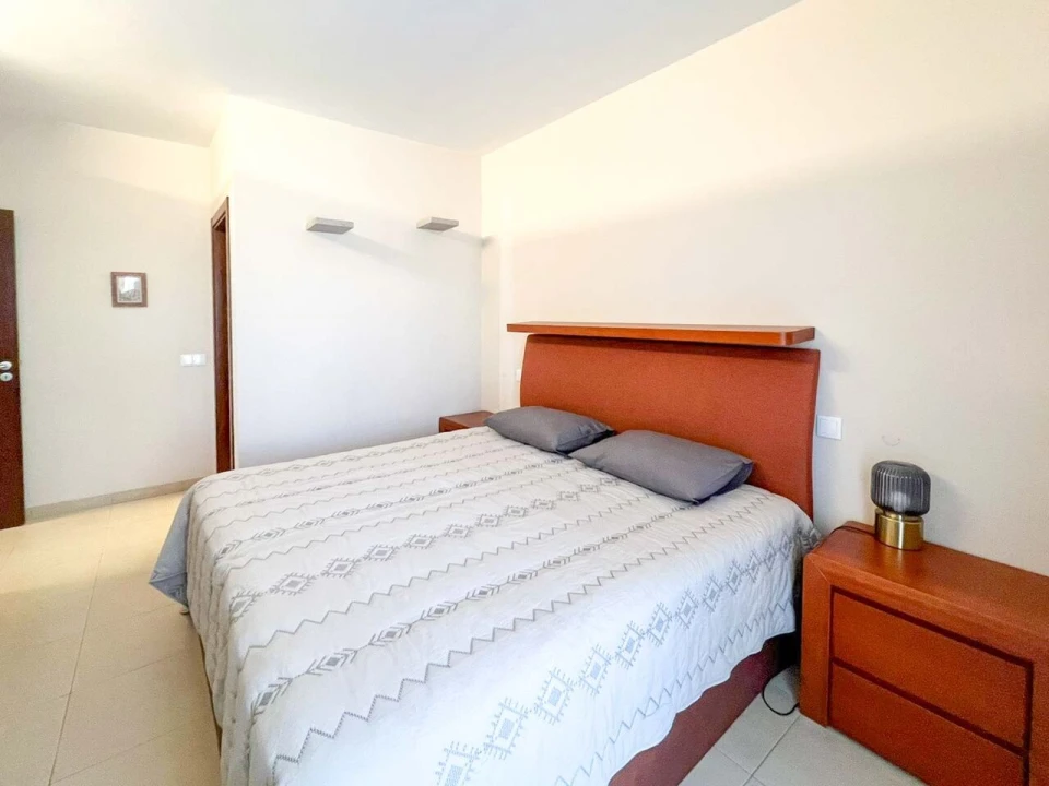 Apartamento T2 para Venda em Portimão Foto 18