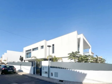 Moradia T4 para Venda em Portimão