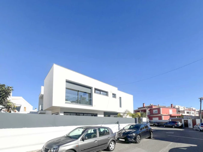 Moradia T4 para Venda em Portimão Foto 2