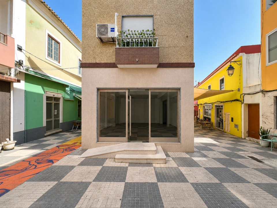 Loja para Arrendamento em Portimão Foto 2