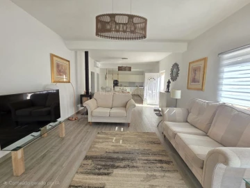 Moradia T3 para Venda em Ferreiras