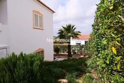 Moradia T5 para Venda em Albufeira e Olhos de Água
