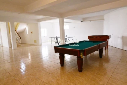 Moradia T5 para Venda em Albufeira e Olhos de Água