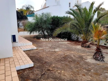 Moradia T5 para Venda em Albufeira e Olhos de Água