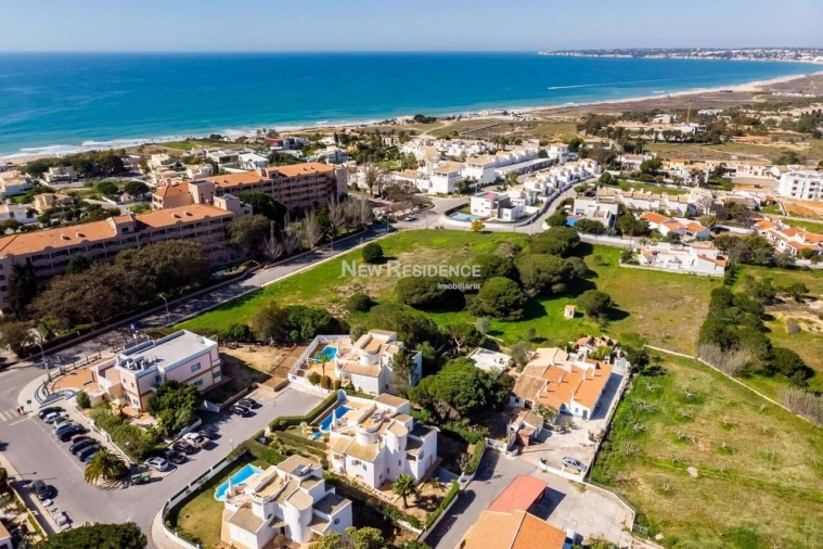Moradia T5 para Venda em Albufeira e Olhos de Água Foto 3