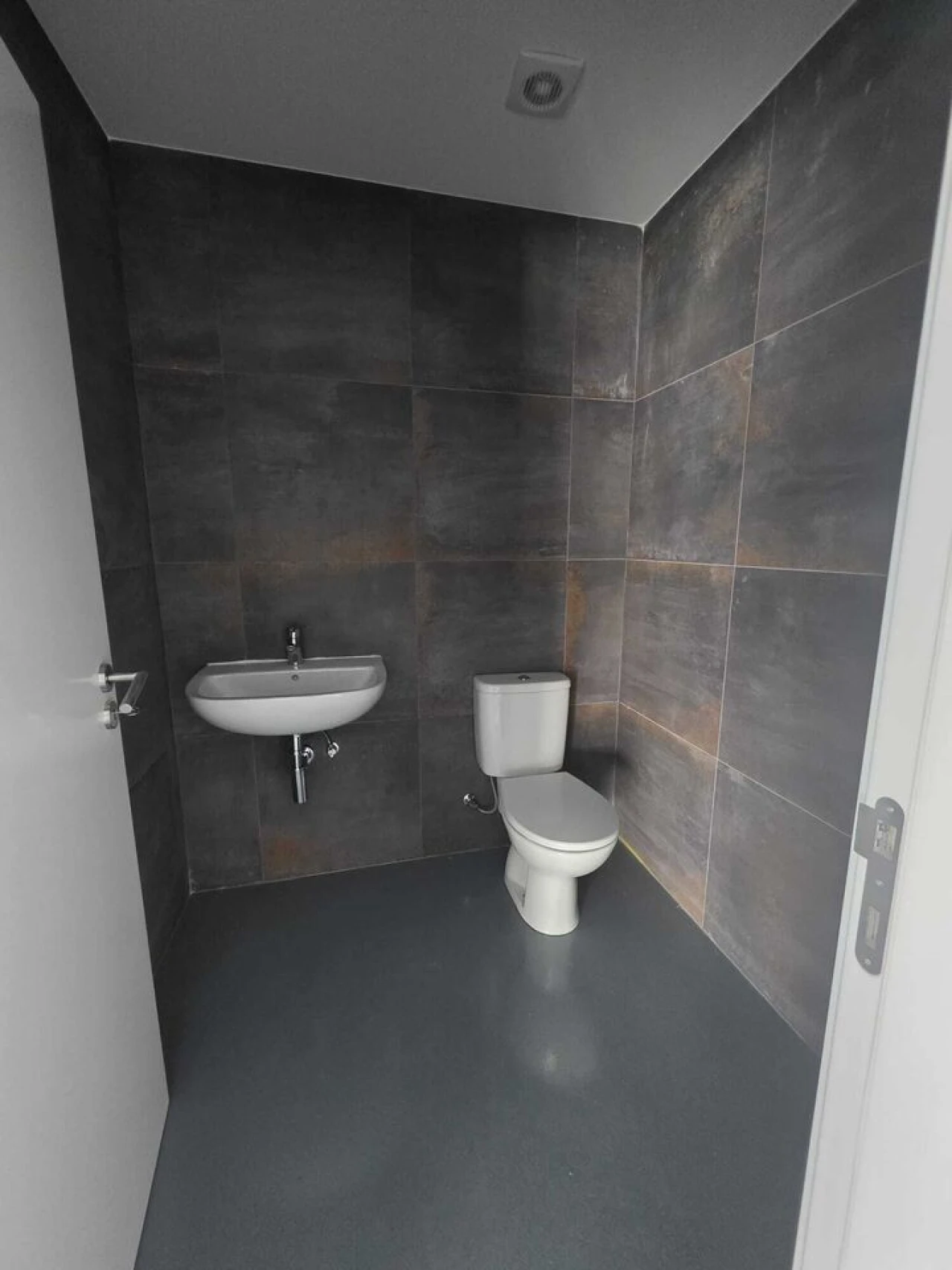 Armazém para Arrendamento em Portimão Foto 14