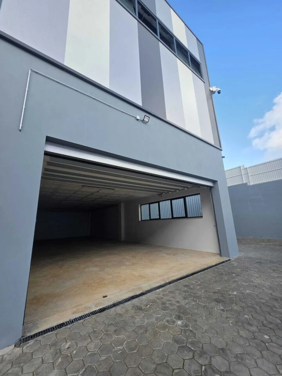 Armazém para Arrendamento em Portimão Foto 4