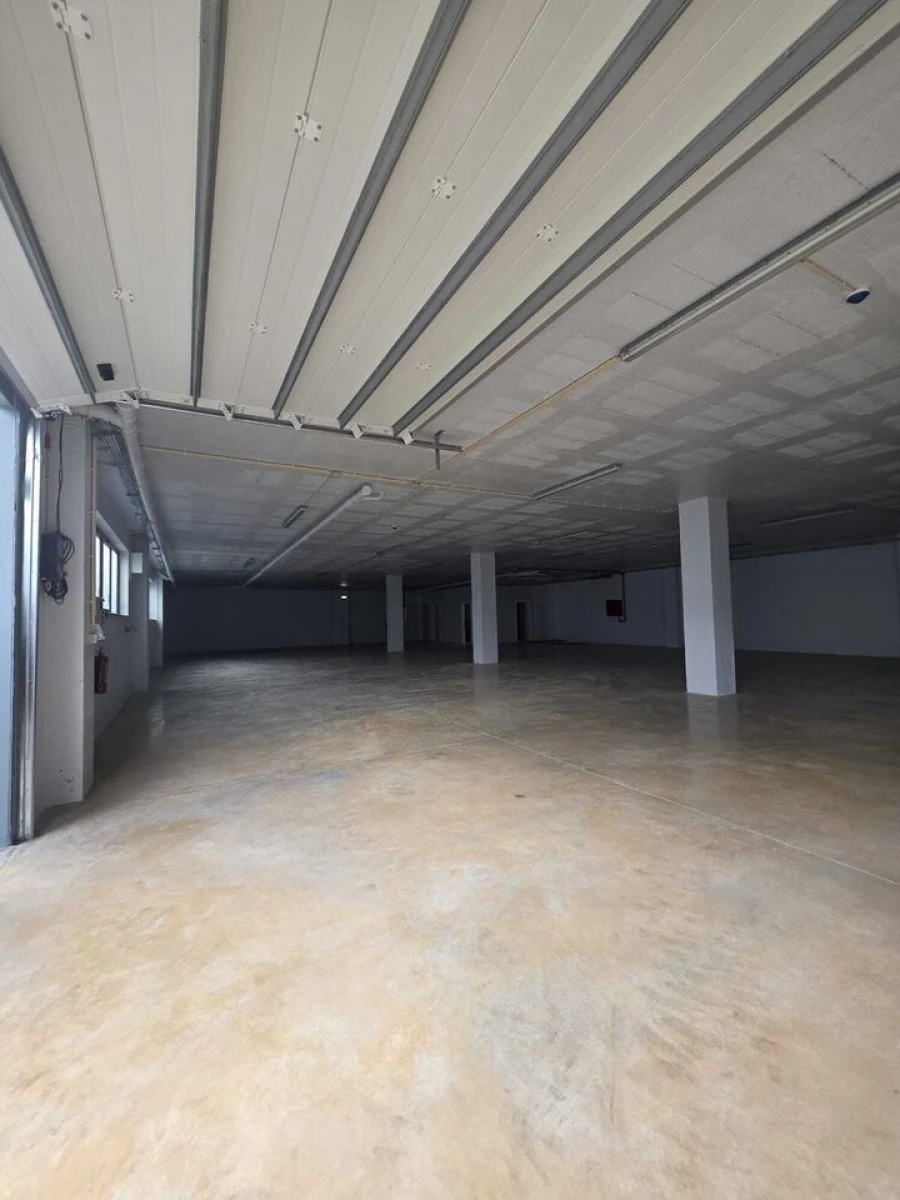 Armazém para Arrendamento em Portimão Foto 6