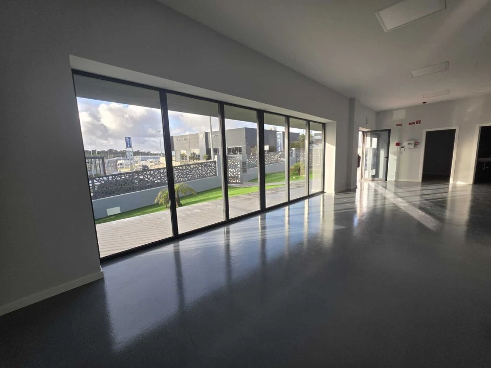 Loja para Arrendamento em Portimão Foto 7