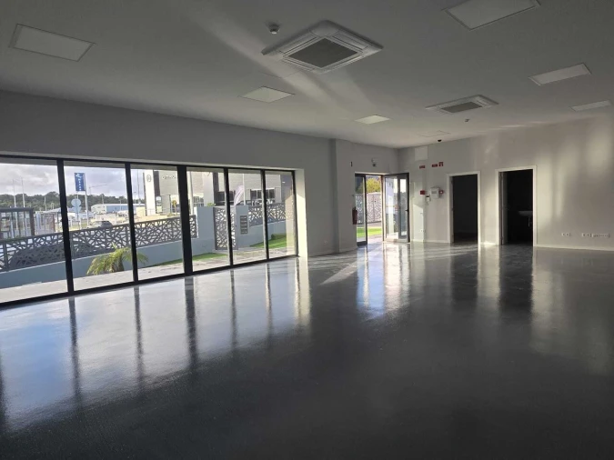 Loja para Arrendamento em Portimão Foto 17